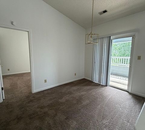 3rd image of 107 Breezewood Dr APT F