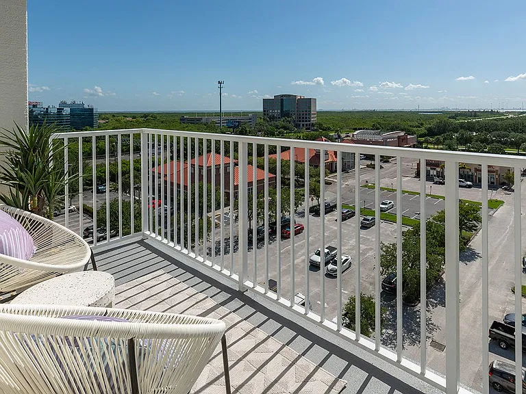 WaterView Echelon City Center — Photo 31