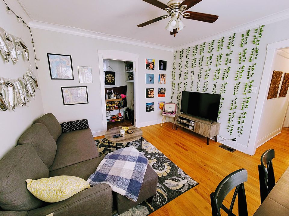 1st image of 1600 W Rosemont Ave #3