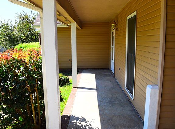 2nd image of 186 Lee Road 500