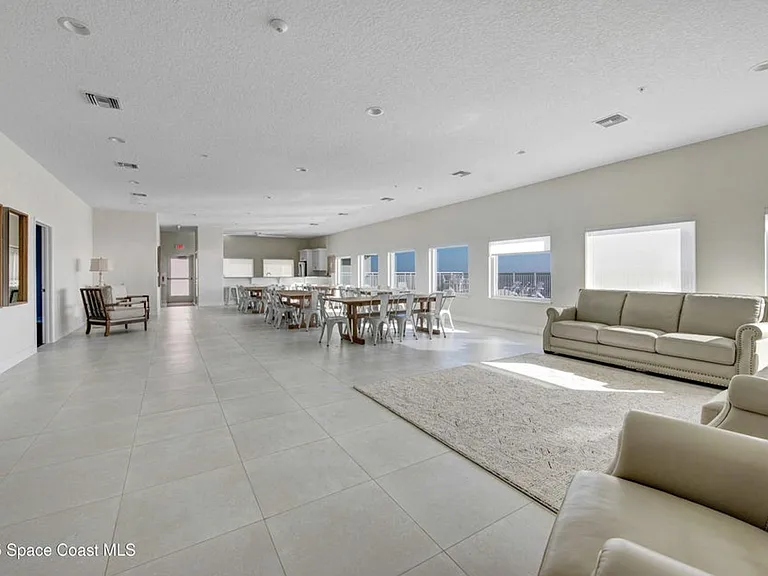 1825 Riverside Dr #204 — Photo 6
