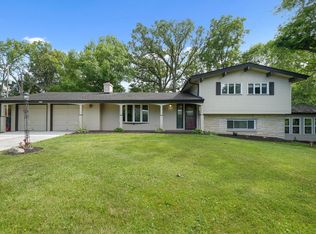 6625 Lincolnshire Dr, Racine, WI 53403