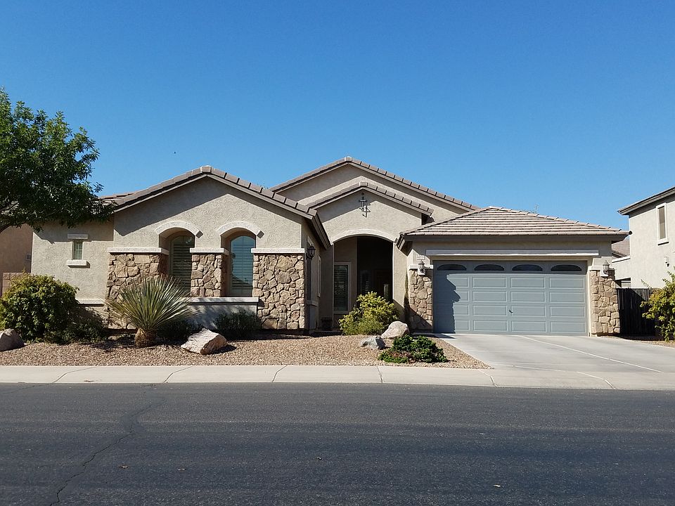 1st image of 44555 W Granite Dr
