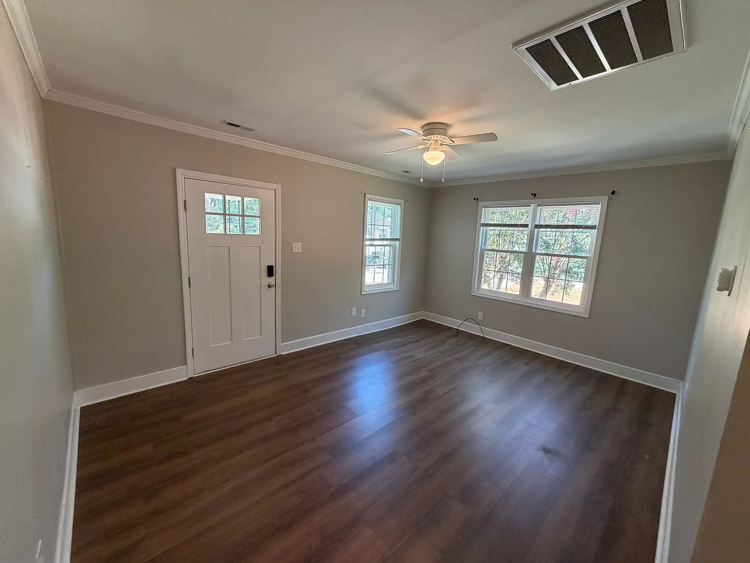 1 bed, 714 sqft, $1,300 — Photo 1