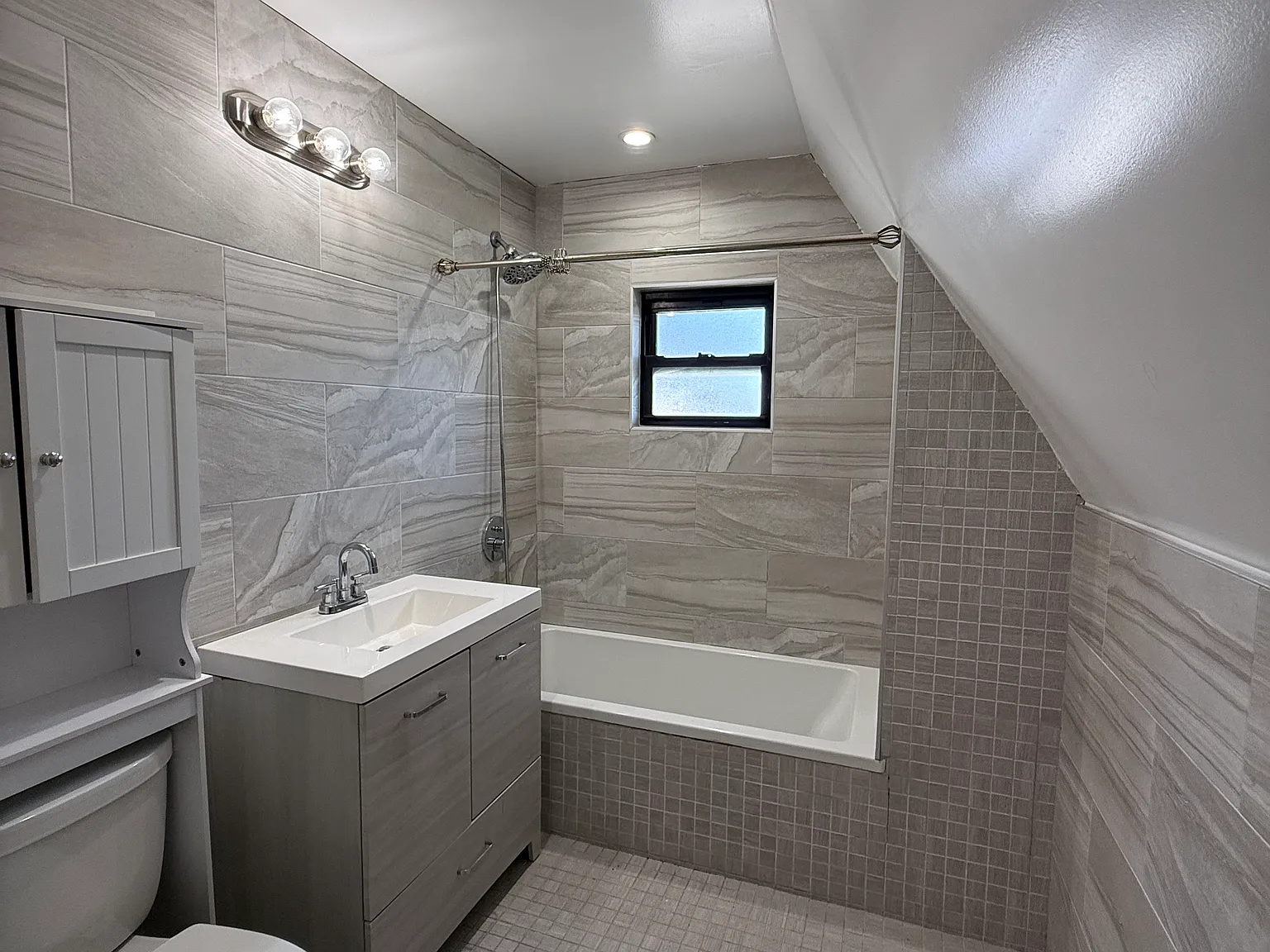 2 bed, 1000 sqft, $3,250 — Photo 2