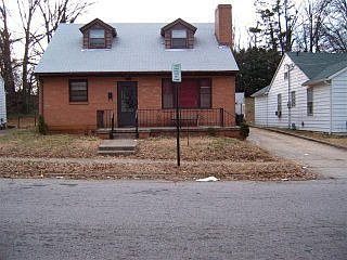 5th image of 422 Southampton Ave