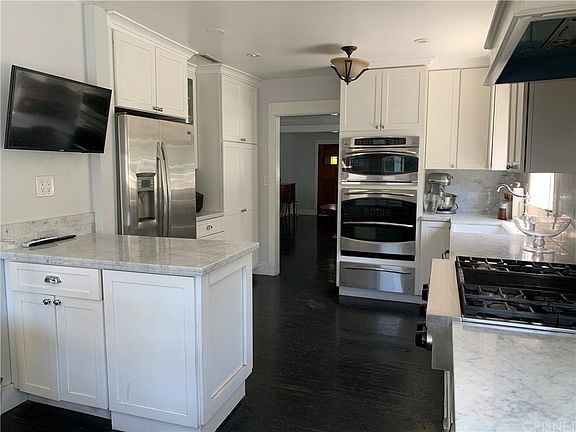 2nd image of 727 N McCadden Pl