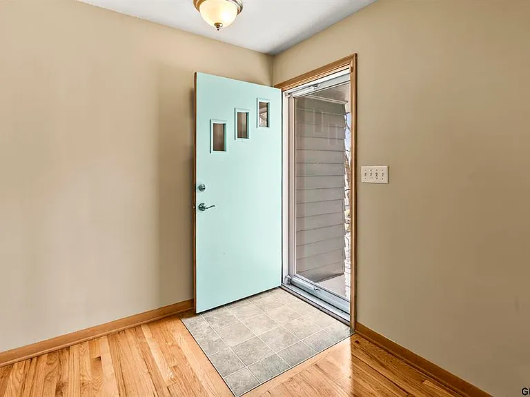 5518 Woolworth Ave — Photo 10