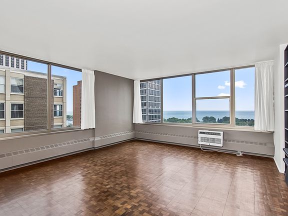 2nd image of 360 W Wellington Ave APT 13E