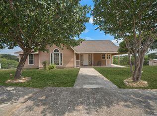 266 Agarita Rd, Lakehills, TX 78063