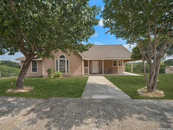 266 AGARITA, Lakehills, TX 78063