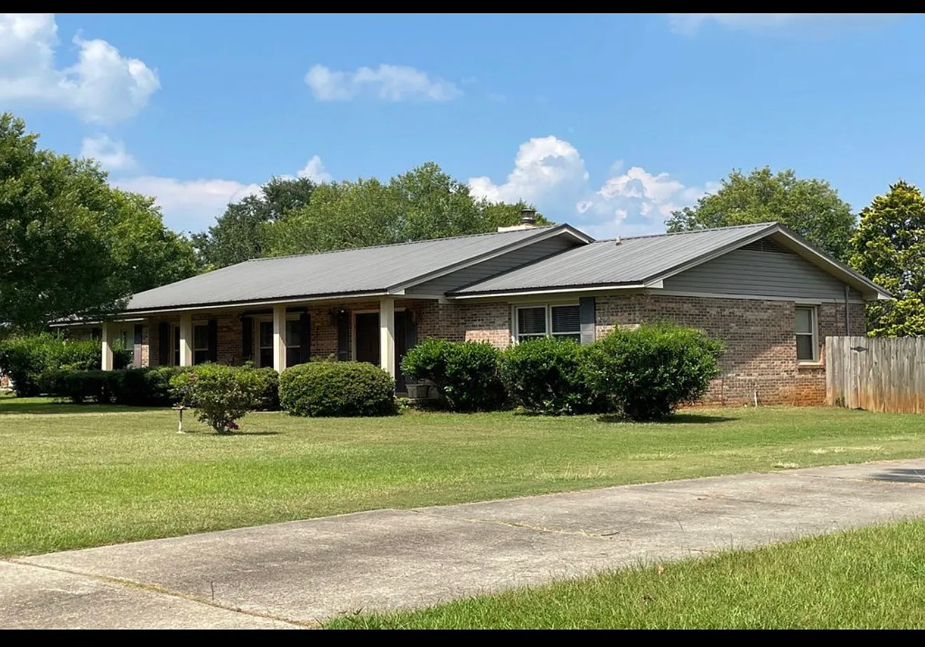 4 bed, $3,500 — Photo 2