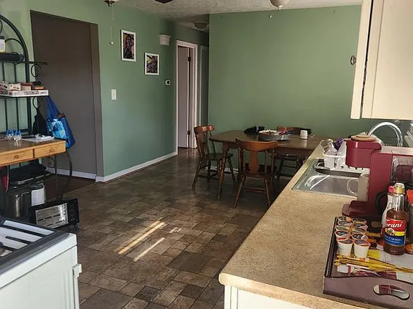 3817 Darlene Dr, Shively, KY 40216