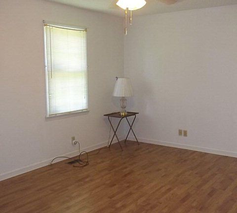 5th image of 110 Sparrow Ln
