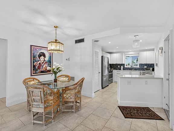 5th image of 4 Westwood Avenue #101h