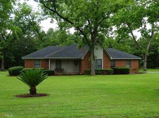 17 Grove Ln, Claxton, GA 30417