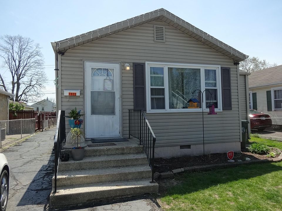 FRONT EXTERIOR