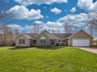 9761 Peach St, Waterford, PA 16441