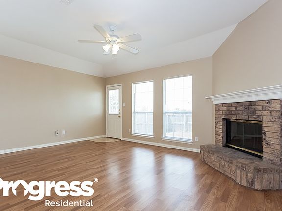 2nd image of 1115 Edenbrook Dr