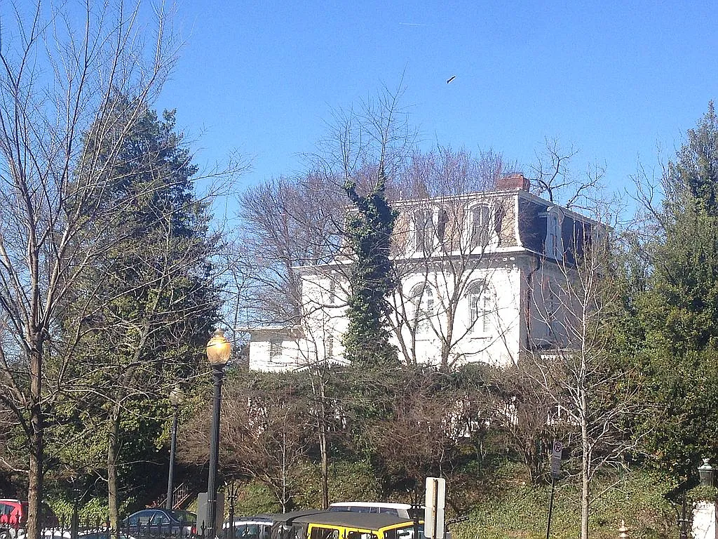 3259 R St NW photo 1