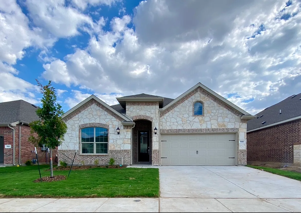4 bed, 2174 sqft, $3,300 — Photo 1