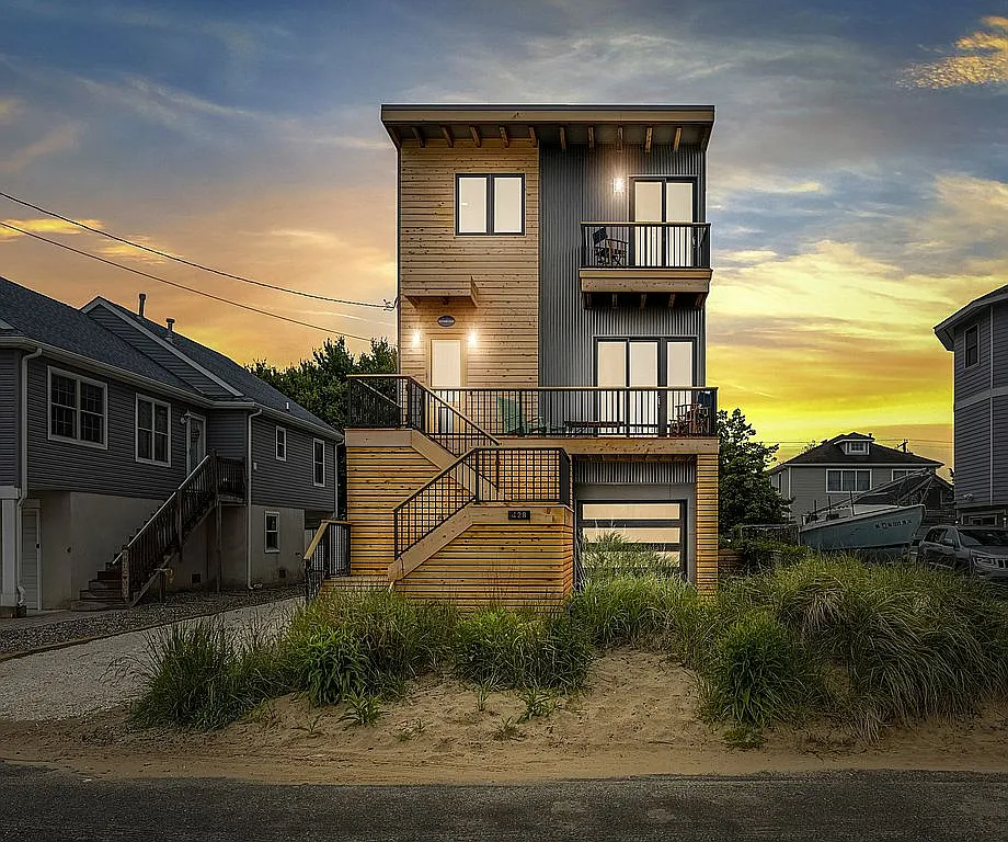 428 E Longport Ave photo 1