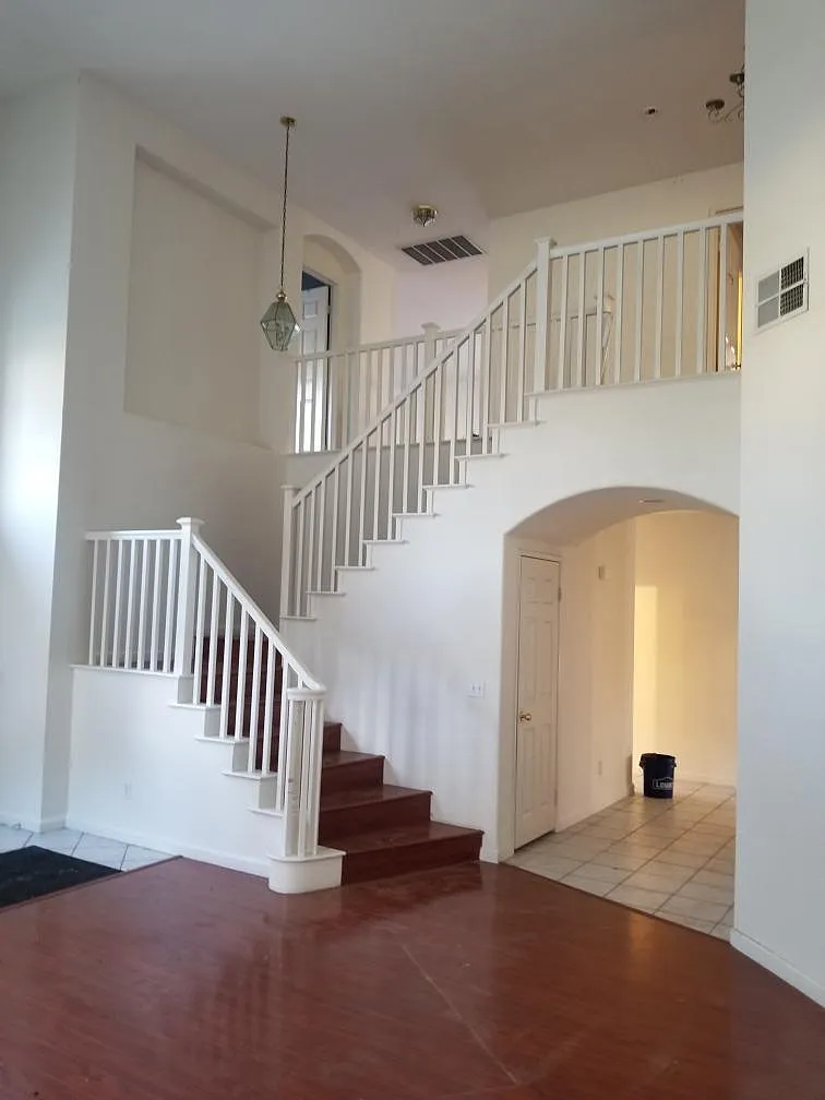 4 bed, 3137 sqft, $3,300 — Photo 3