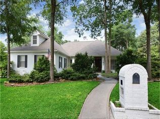 10 Waterford Ct, Conroe, TX 77304