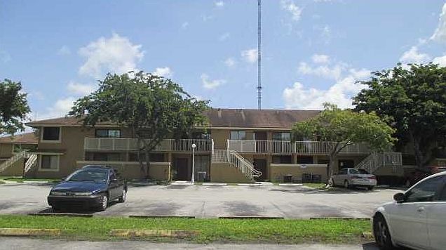 1st image of 600 NW 214th St APT 104