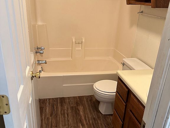 5th image of 1932 E Lindsey St #102
