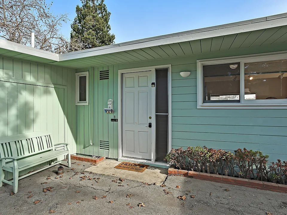 352 Carolina Ln