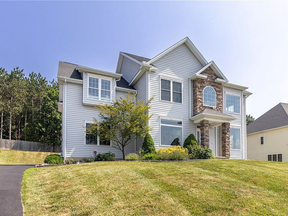 1st image of 120 Saint Andrews Dr