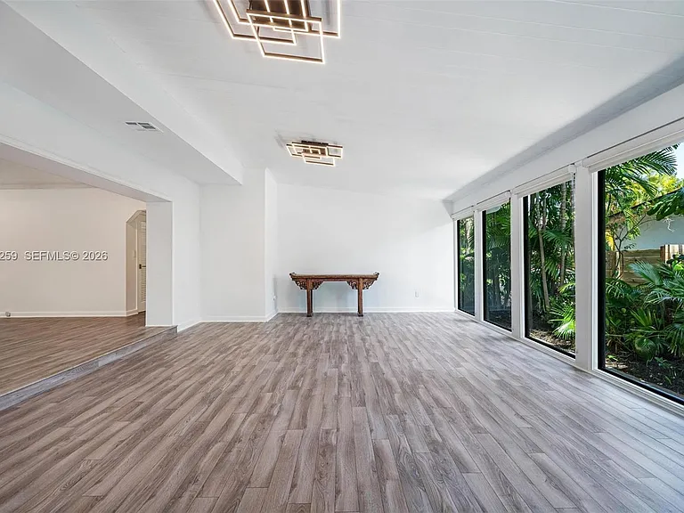 7810 Beachview Dr — Photo 37