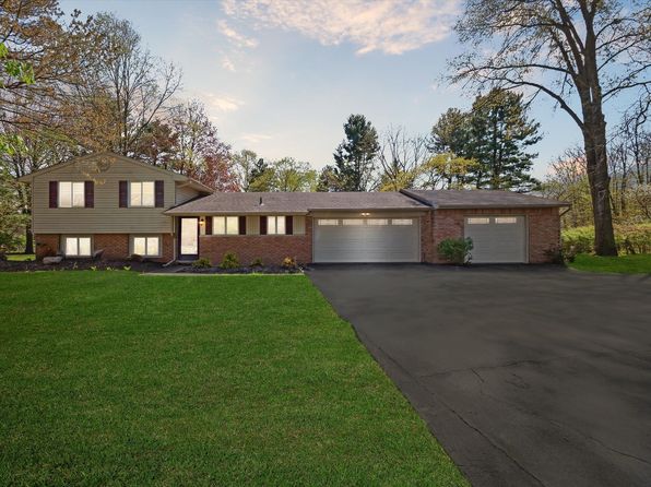 3958 Napier Rd, Canton, MI 48187