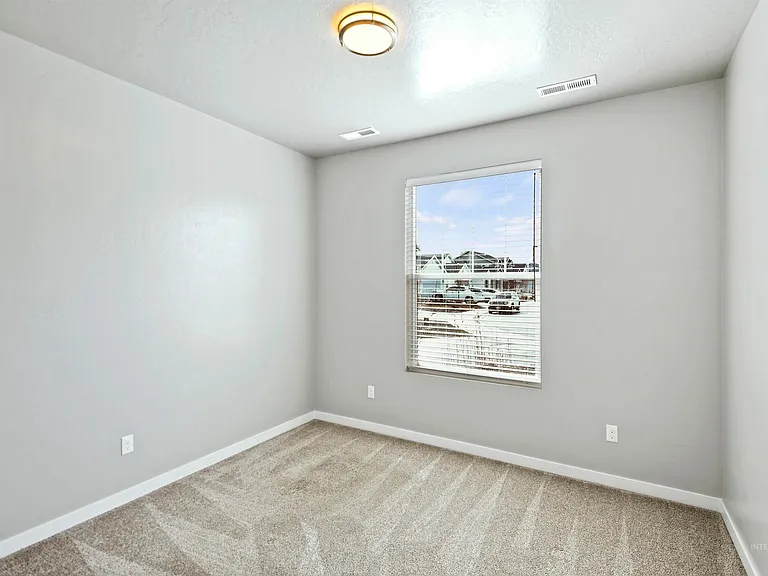 6036 N Hood Ave — Photo 12