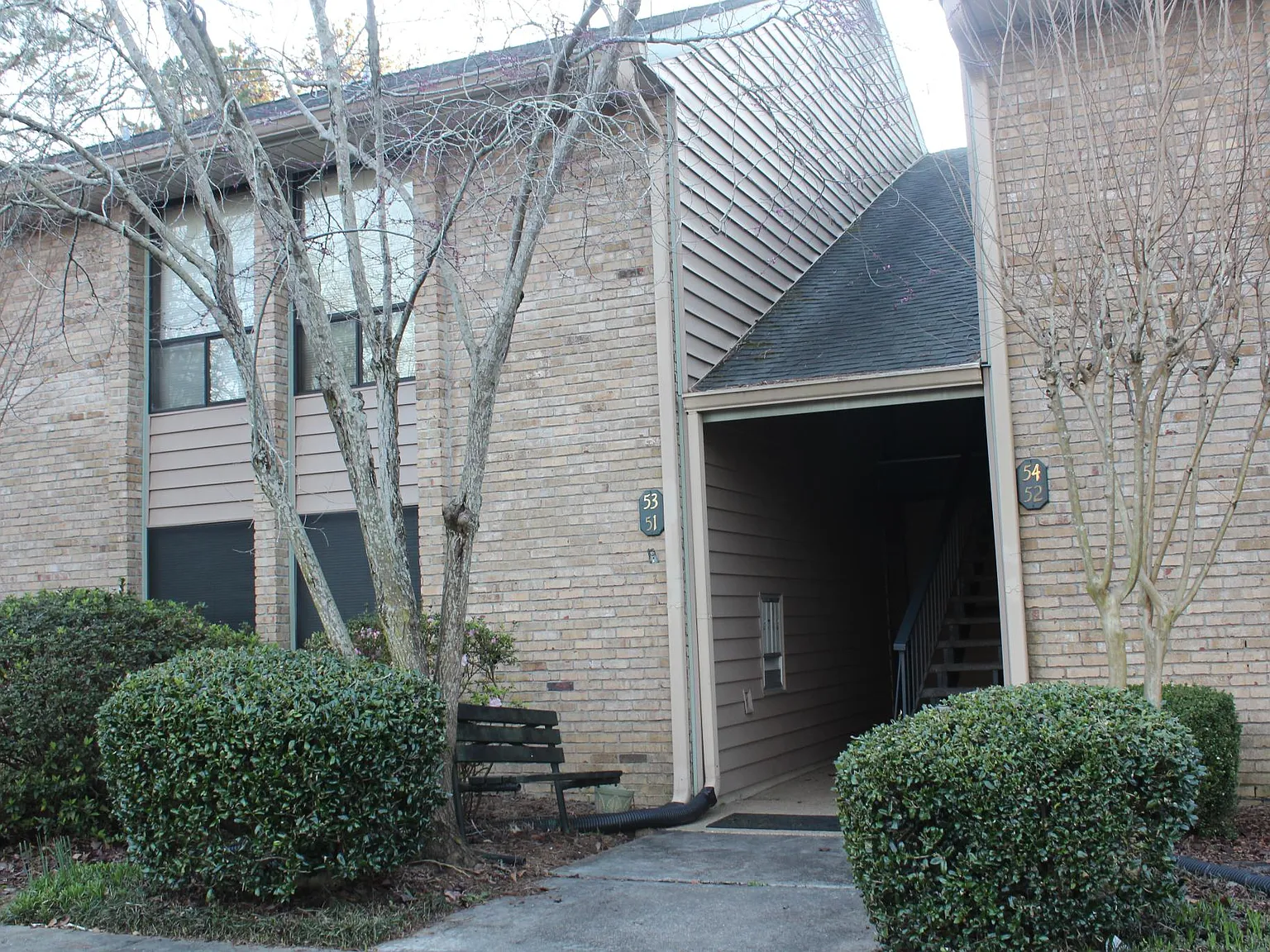2 bed, 1004 sqft, $1,250 — Photo 1