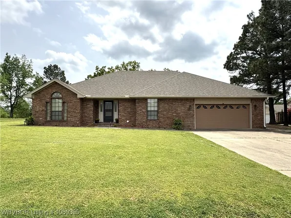 404 Janet Ln, Pocola, OK 74902