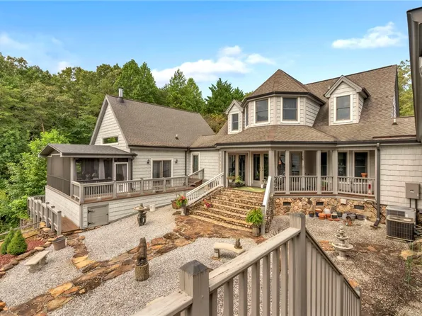 214 Raven Cliff Rd, Cleveland, SC 29635