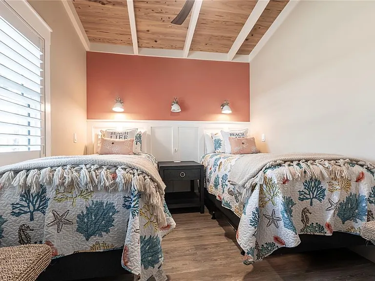 6020 Midnight Pass Rd #39 — Photo 14