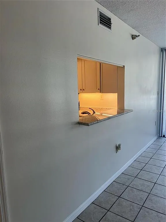 1 bed, 1.5 bath, 950 sqft, $2,400 — Photo 4