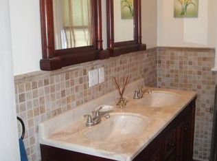 26 Tyndall Ave, Providence, RI 02908