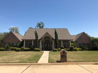 7002 Sugar Crest Dr, Texarkana, AR 71854