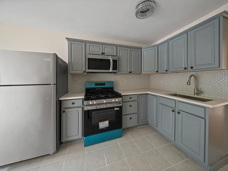 9209 Sea View Ave #1 — Photo 2