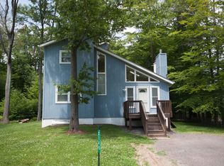 3149 Hamlet Dr, Tobyhanna, PA 18466