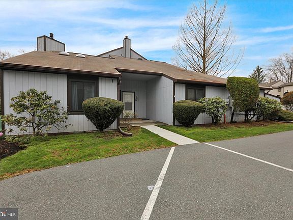 3rd image of 72 Azalea Way