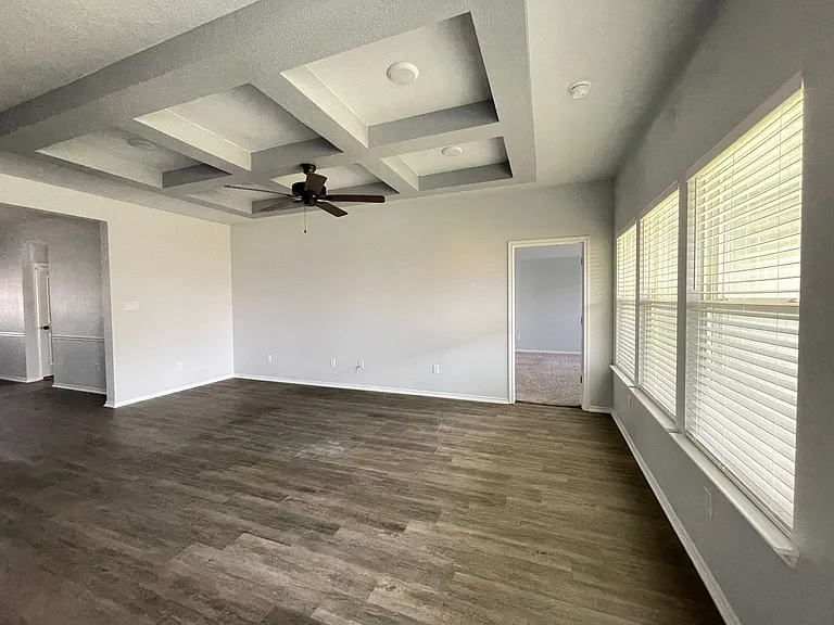 808 Hickok Dr — Photo 12