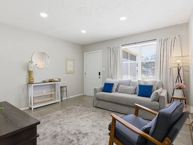 305 N Conrad Ave — Photo 6