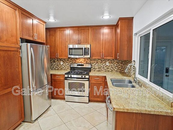 4th image of 26127 Galvez Ct