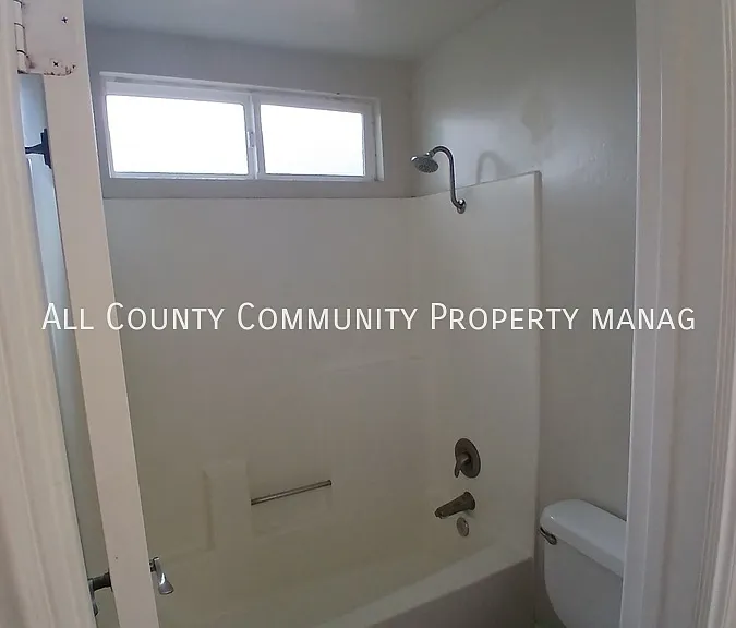 1132 N Broadway #14 — Photo 8
