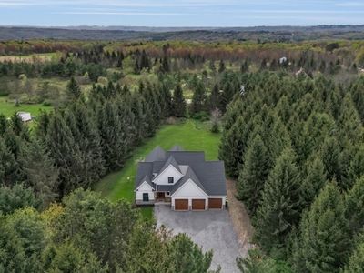 8778 Center Rd, Holland, NY, 14080